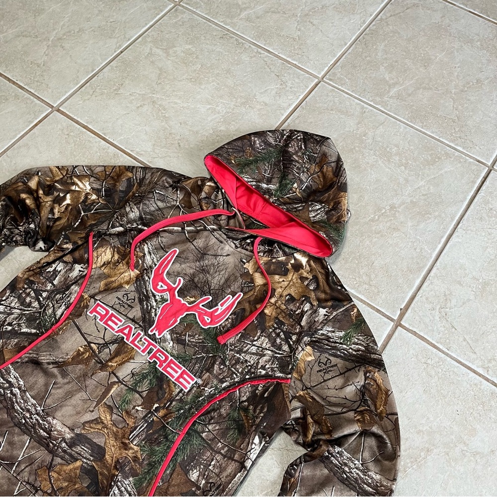 Realtree women’s Camo Hoodie with pink Accents